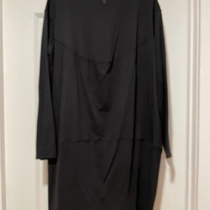 Lululemon back in action dress, black size 4. Washed never worn, runs big.